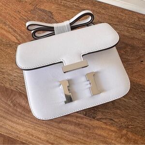 *READ LEATHER INSIDER & OUT | White 18 H Logo Box Crossbody Convertible Bag S16
